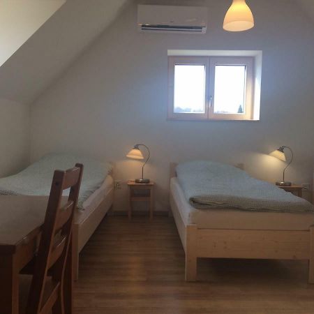 Vamosi Vendeghaz Apartment Nemesvamos Ngoại thất bức ảnh