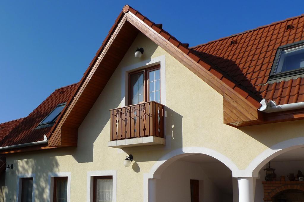 Vamosi Vendeghaz Apartment Nemesvamos Ngoại thất bức ảnh