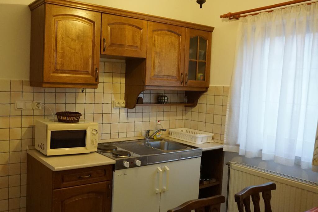 Vamosi Vendeghaz Apartment Nemesvamos Ngoại thất bức ảnh