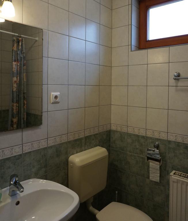 Vamosi Vendeghaz Apartment Nemesvamos Ngoại thất bức ảnh