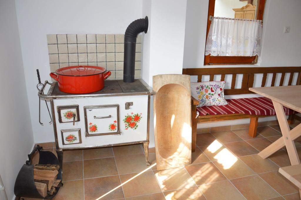 Vamosi Vendeghaz Apartment Nemesvamos Ngoại thất bức ảnh