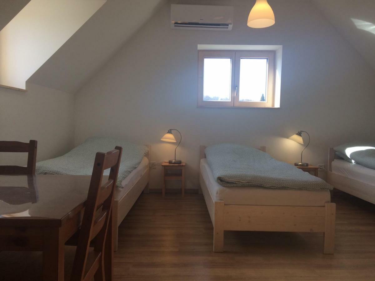 Vamosi Vendeghaz Apartment Nemesvamos Ngoại thất bức ảnh