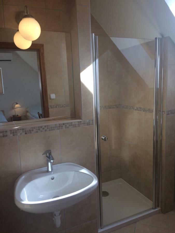 Vamosi Vendeghaz Apartment Nemesvamos Ngoại thất bức ảnh